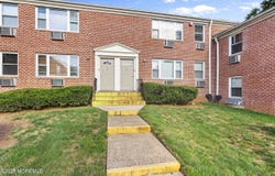 31 York Drive, Edison, NJ 08817