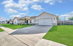 1004 Village Drive, Altus, OK 73521