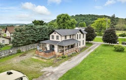 30 School House Dr, Troy, PA 16947