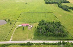 1738 E 400th Road, Halfway, MO 65663