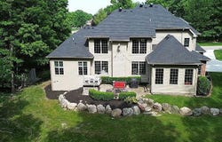 8255 Shady Brook Lane, Flushing, MI 48433