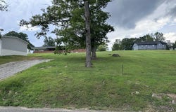 Loop   (Lots 29 & 30) Rd, LaFollette, TN 37766