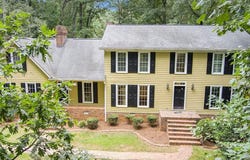 3656 RAINBOW Circle, Snellville, GA 30039