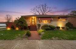 15201 Sunset Drive, Dolton, IL 60419