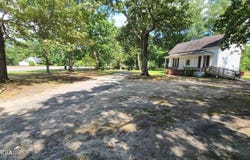 774 Macon, Jackson, GA 30233