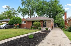 12760 Sterling Court, Oak Park, MI 48237