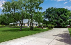 4901 Pineledge Drive W, Clarence, NY 14031