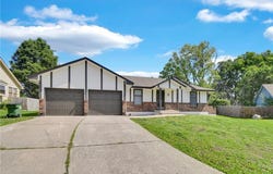 11704 E 76th Terrace, Raytown, MO 64138