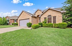3309 Landhope Circle, Arlington, TX 76016