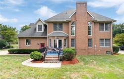 4883 Earlscourt Circle NW, Canton, OH 44718