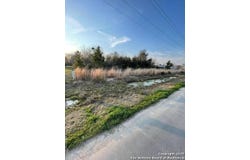226 County Road 5117, Cleveland, TX 77327