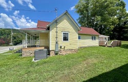 211 Kingston Ave, Oliver Springs, TN 37840