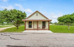 14830 fm 1346, St Hedwig, TX 78152
