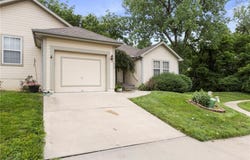 8307 N Barclay Circle, Kansas City, MO 64118