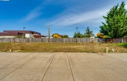 S 41st Pl, Springfield, OR 97478