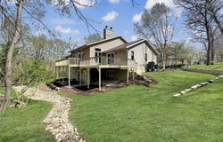 1669 Barberry Circle, Freeport, IL 61032