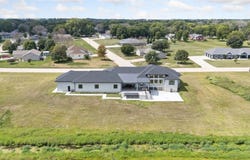 1312 Schmalle Circle, Belmond, IA 50421