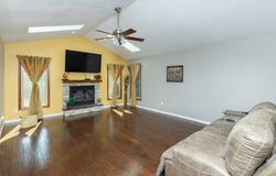1406 N B Street, Indianola, IA 50125