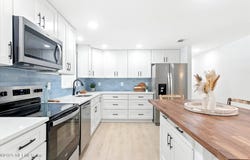 1420 CONSTITUTION Place, Jacksonville Beach, FL 32250