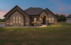 1049 Uplift Dr, Weatherford, TX 76087