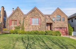 8209 N Oleander Avenue, Niles, IL 60714
