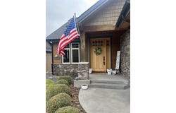 8926 E Courtview Ln, Spokane, WA 99217