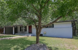 1202 Debus DR, Taylor, TX 76574