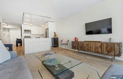 7004 Blvd E, Guttenberg, NJ 07093