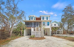 49 SW 279 Avenue, Steinhatchee, FL 32359