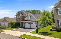 16 Gordon Way, Mount Olive Twp., NJ 07836-4427