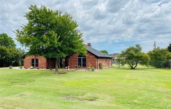 1117 W Sharpshire Drive, Waxahachie, TX 75165