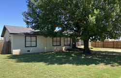 110 W Miller, Seymour, TX 76380