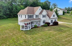 7 Meadow View Ln, Sturbridge, MA 01518