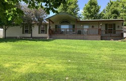 35 Lakeshore, Lewellen, NE 69147