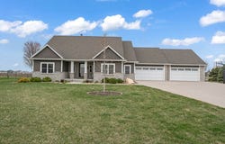 706 Pleasant Street SE, Bondurant, IA 50035