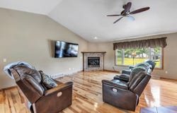3167 LAKEVIEW Drive, SUAMICO, WI 54173-8144