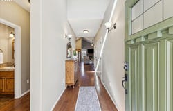 17125 SW WOODHAVEN Dr, Sherwood, OR 97140