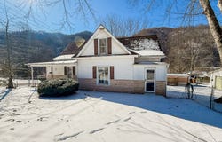 106 Conrad St, Webster Springs, WV 26288