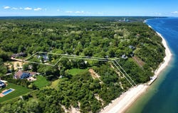 110 Crescent Court, Wading River, NY 11792