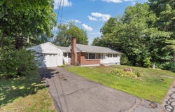 25 Sims Avenue, Portsmouth, NH 03801