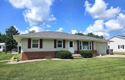 409 W MEMORIAL Drive, Abingdon, IL 61410