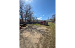 920 Valley St, Minot, ND 58701