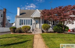 18 Roseland Place, North Brunswick, NJ 08902