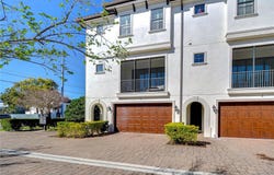 3215 W DE LEON STREET, TAMPA, FL 33609
