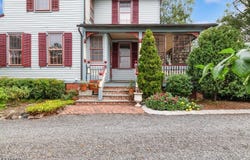 25 Vanderveer Ave, Somerville Boro, NJ 08876-2506