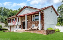 15 Windsor Road, Howell, NJ 07731