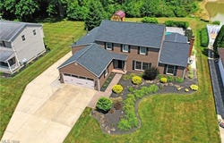 191 Maple Leaf Drive, Hubbard, OH 44425
