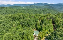 157 Shadow Run Road, Hendersonville, NC 28792