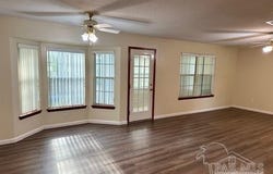 521 Long Lake Dr, Pensacola, FL 32506