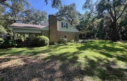 4534 Sheffield Dr, Pace, FL 32571